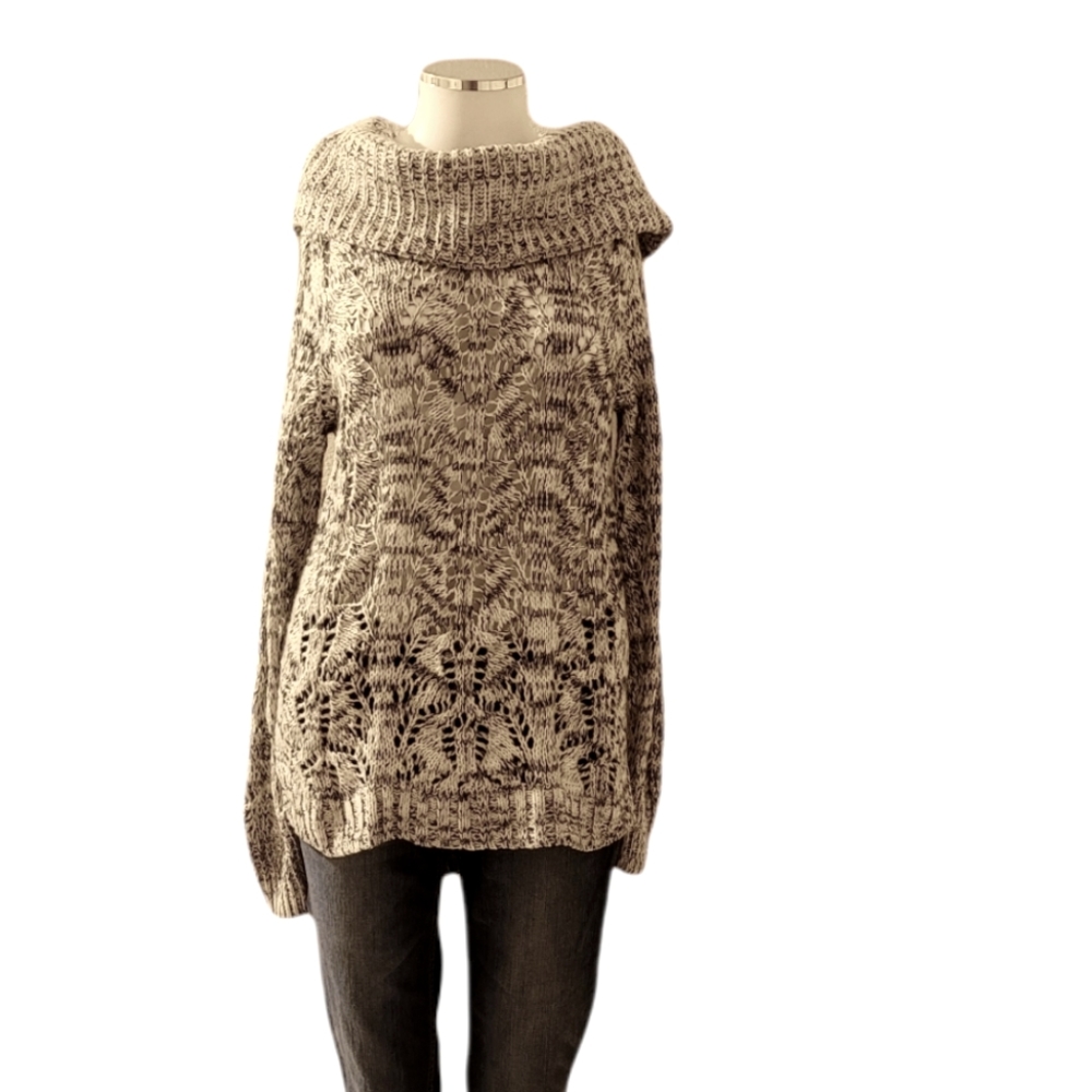 Sweaters - Picture 14 of 15